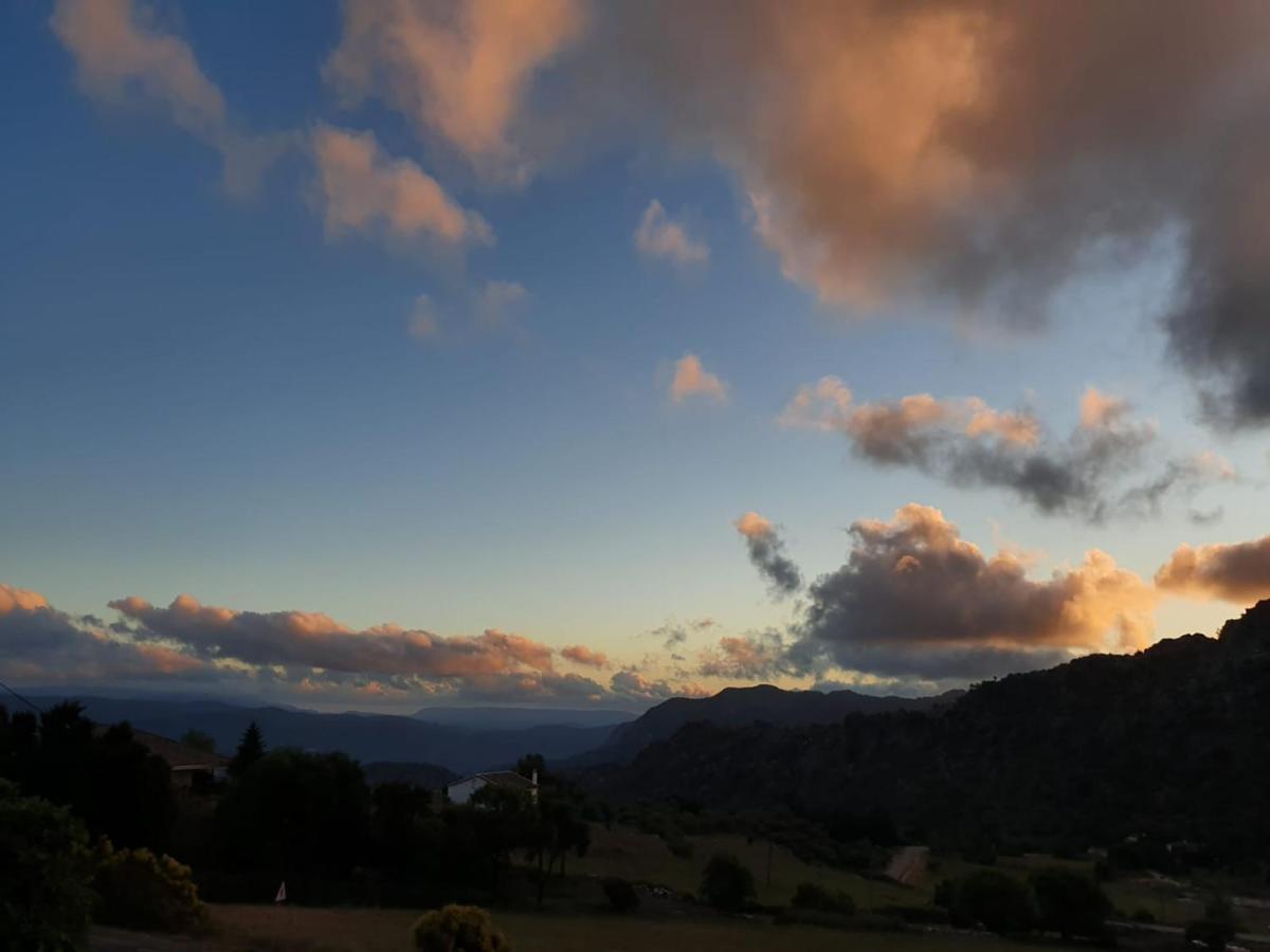 Apartamentos Rurales Sierra Alta Benaocaz Buitenkant foto