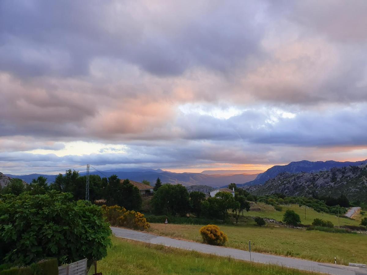 Apartamentos Rurales Sierra Alta Benaocaz Buitenkant foto
